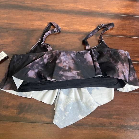 New Torrid Tie Dye V Flounce Bikini Top Purple Women size 3X Tankini Hankerchief - Picture 5 of 10